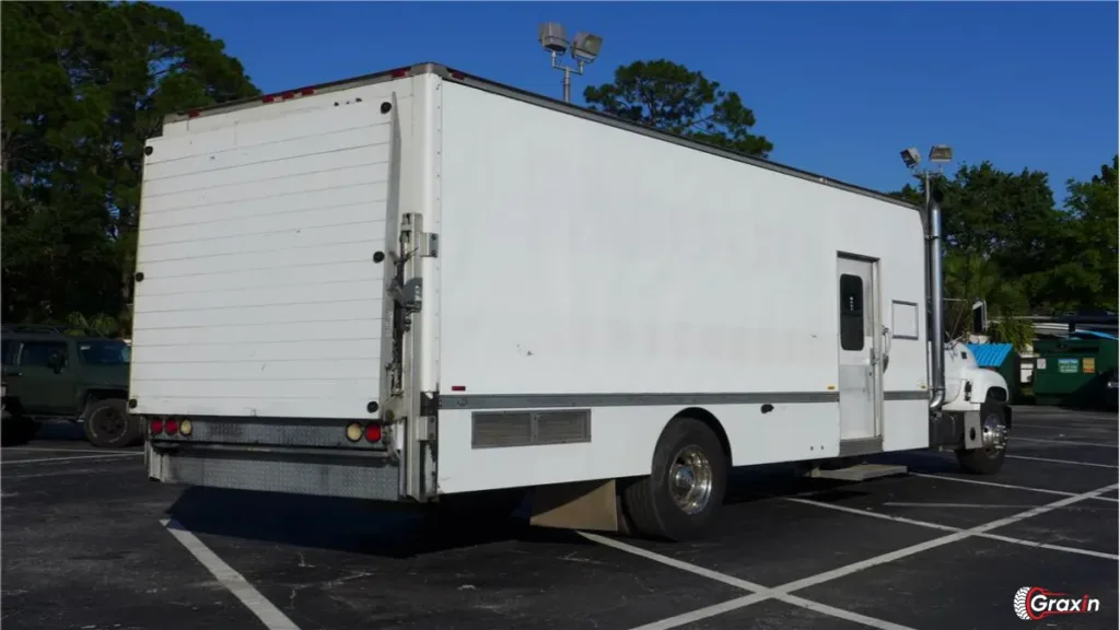 2007 GMC C6500 Box Truck