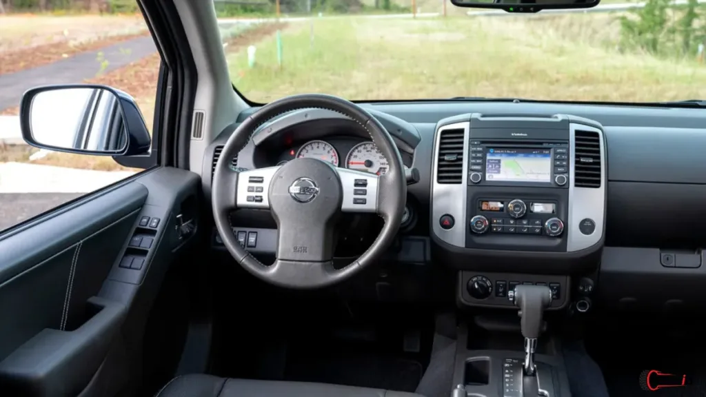 2019 Nissan Frontier interior